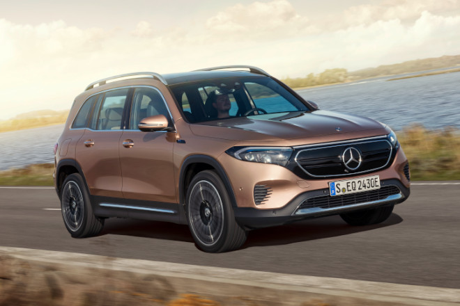 Mercedes-Benz EQB driving shot