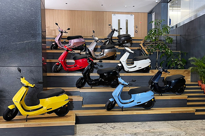Ola S1 will be available in matte and gloss paint scheme