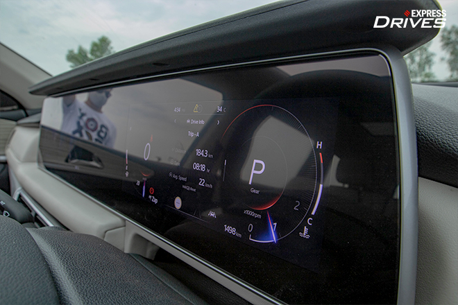 Mahindra XUV700 10.25-inch digital instrument cluster
